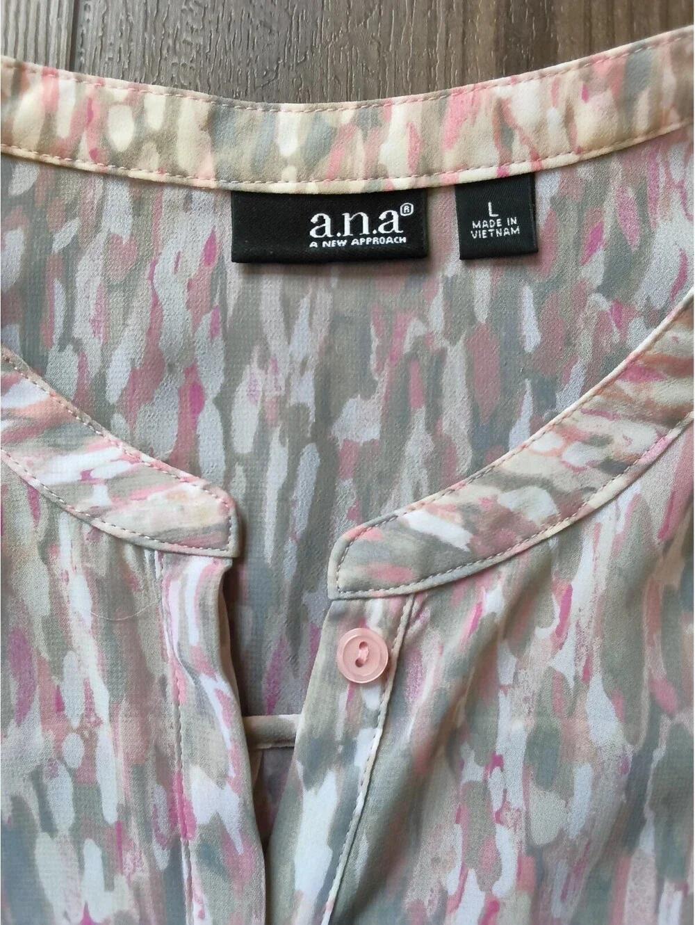 a.n.a Women's Sheer Flowy Blouse Large Pink Gray Patterned Polyester